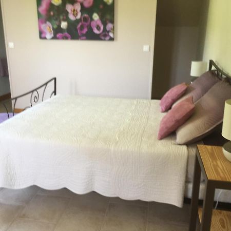 비트락 Chez Bernadette Et Victor B&B 외부 사진